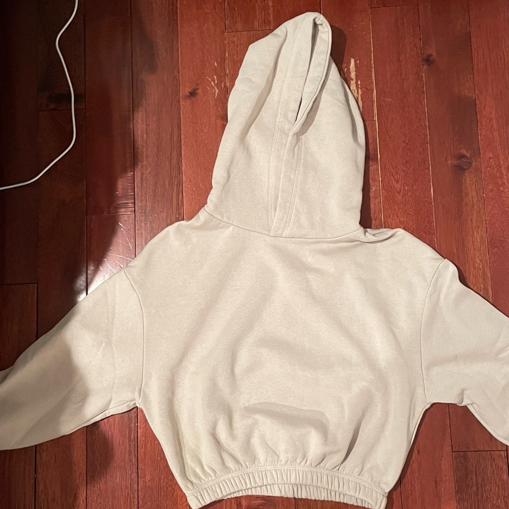 Zara beige cropped hoodie